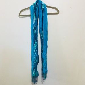 Patterned blue fringe hem scarf